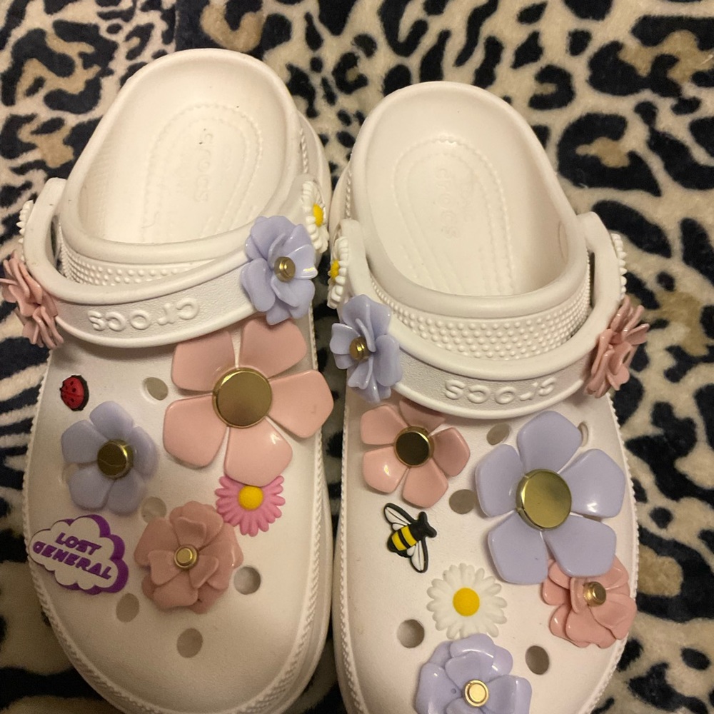 Lost General Crocs rare hard to find brand new with tags Womens size 8